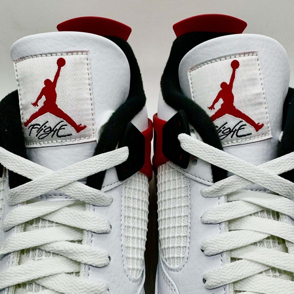 Air Jordan 4 Retro Red Cement - Size 9 - Picture 4 of 7